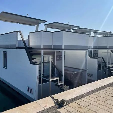 Houseboat Oasis With Whirlpool & View 3* Novigrad (Istria)